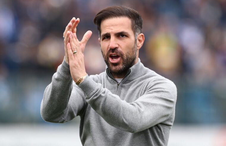 Cesc Fabregas retrouve l’emirates stadium pour un match amical avec comme