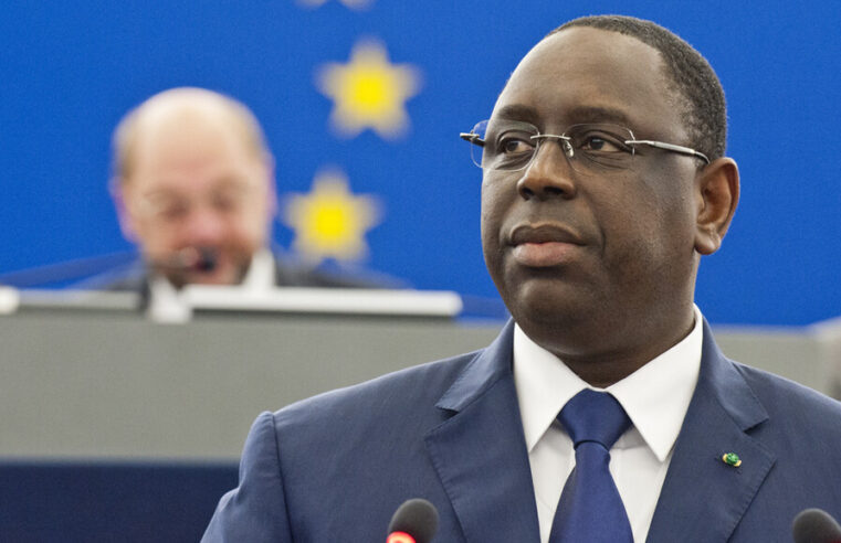 Retour de Macky Sall à Dakar : polémique et tensions en vue