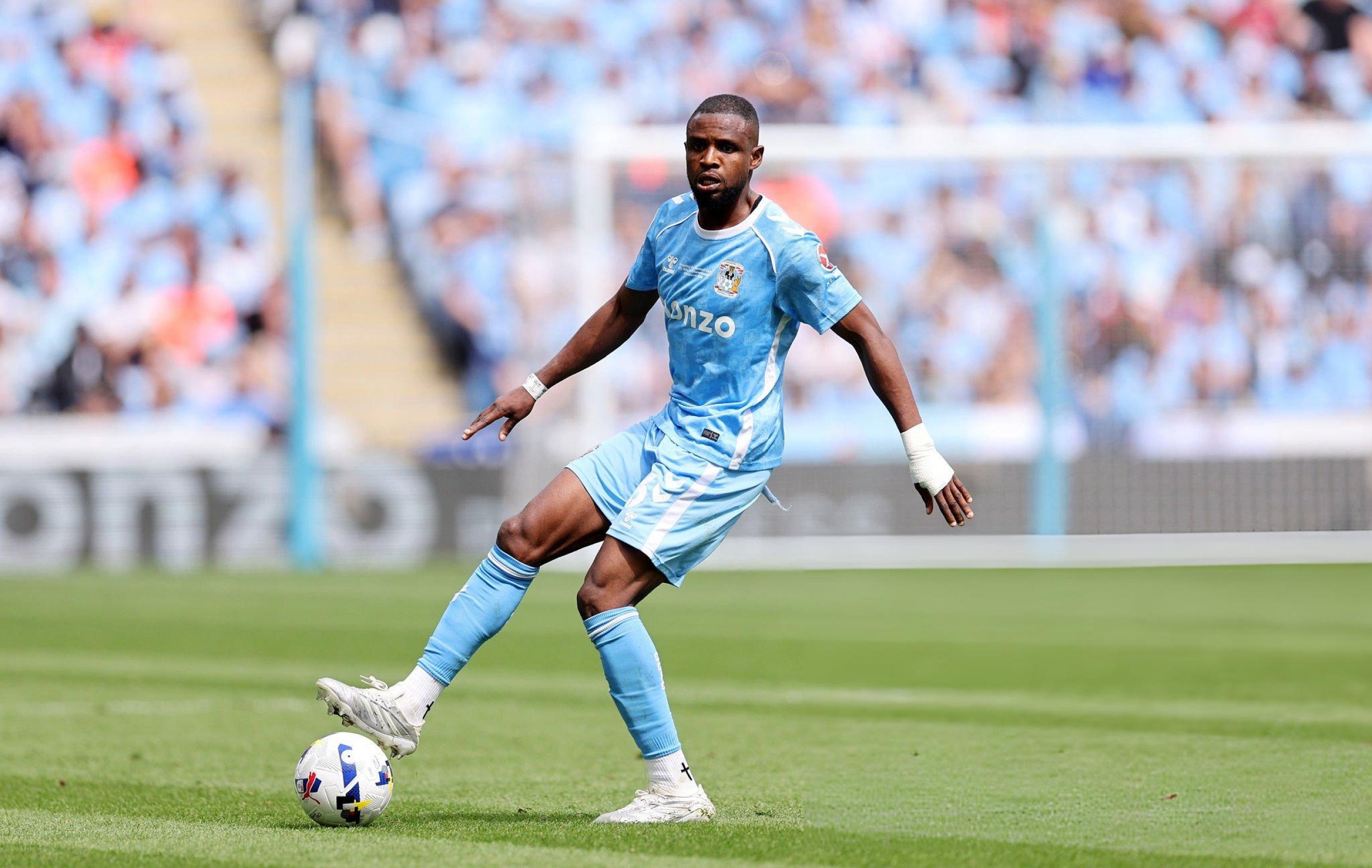 Frank Onyeka signe définitivement à Coventry city