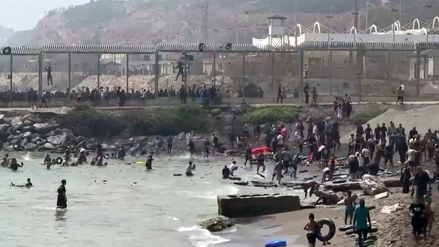 Crise migratoire à Ceuta : le Maroc accusé de pression politique sur l&rsquo;espagne
