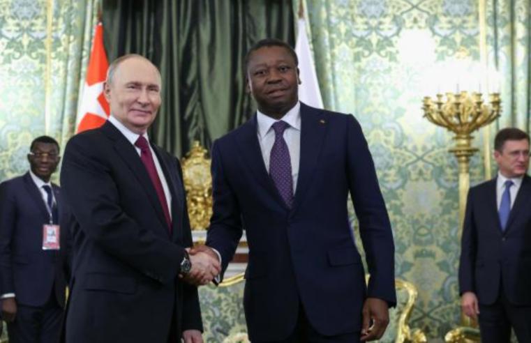 Forces étrangères au Togo : l’opposition exige des réponses sur leur présence