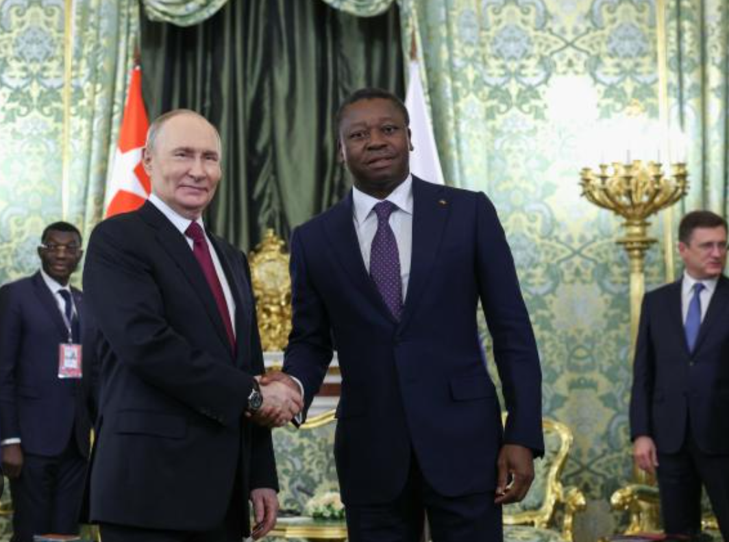 Forces étrangères au Togo : l’opposition exige des réponses sur leur présence