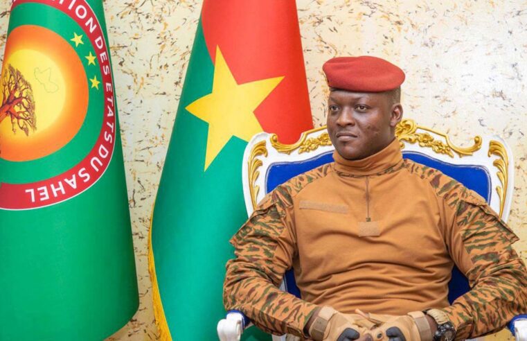 Milice numérique au Burkina Faso : le pouvoir de Traoré sous le feu des critiques