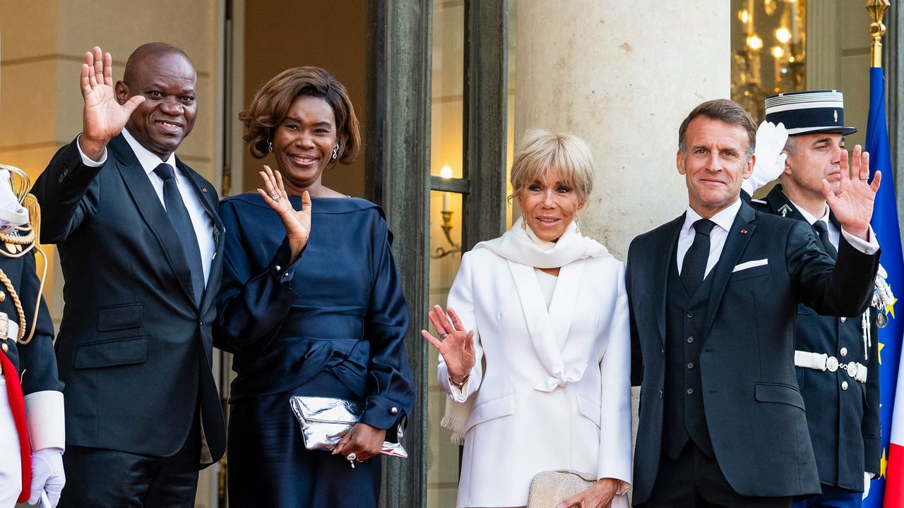 Visite d&rsquo;État à Paris : les enjeux cachés de l&rsquo;accueil d&rsquo;Oligui Nguema par Macron