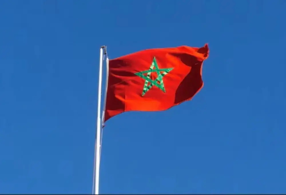 Profanation du drapeau marocain à Paris : l&rsquo;ambassade du Maroc réagit avec fermeté