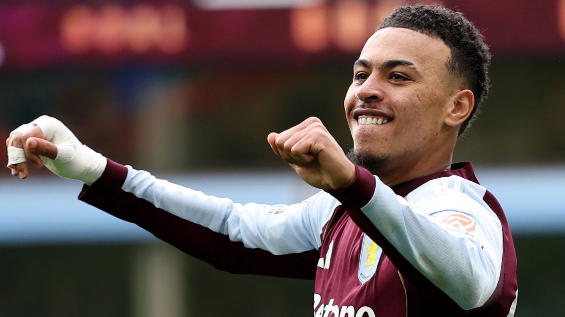 Transfert record pour Rogers : Chelsea frappe fort en Premier League