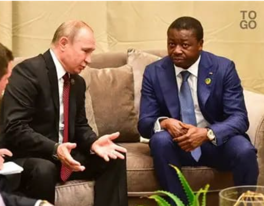 L&rsquo;expansion russe au Togo : une stratégie discrète aux lourdes conséquences