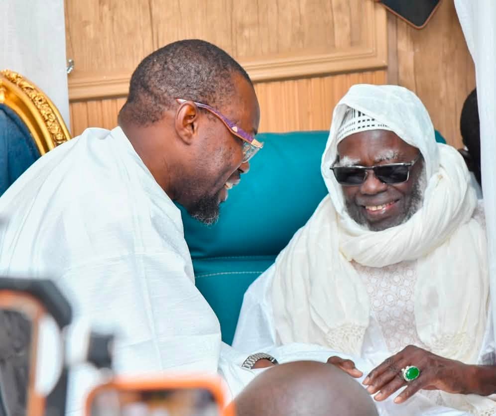 Grand magal de touba 2026 : sonko honoré par le guide spirituel des mourides