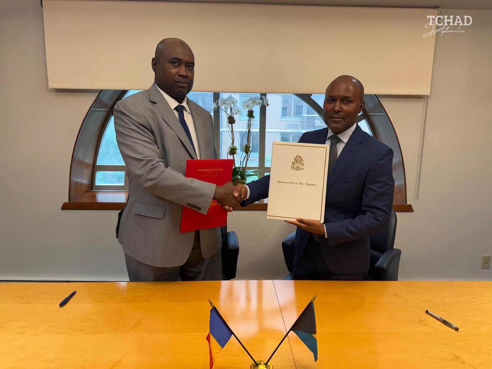 Le Tchad et les Bahamas tissent des liens diplomatiques inédits