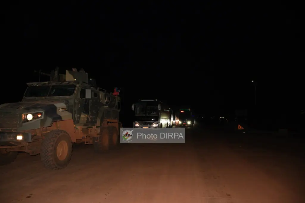 Mali : près de mille camions de ravitaillement arrivent à Bamako sous protection militaire