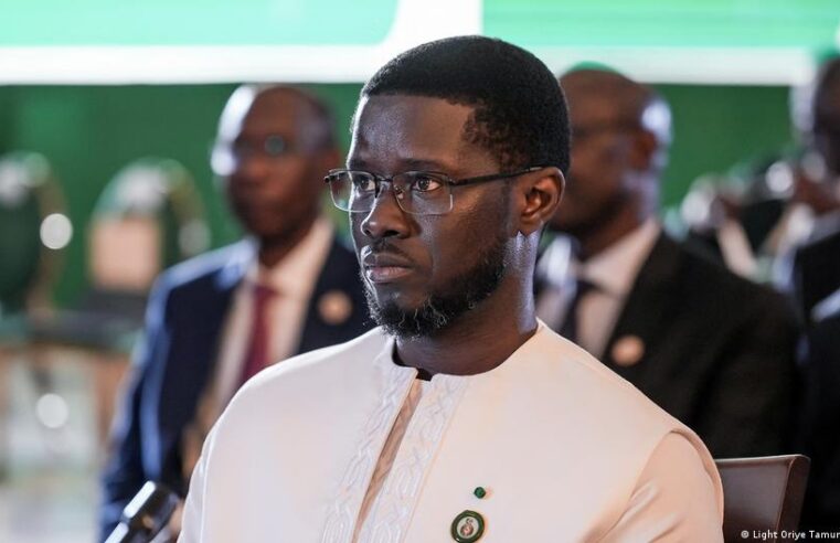 Le Sénégal à la croisée des chemins : l&rsquo;opposition se range derrière Diomaye face aux ambitions de Sonko
