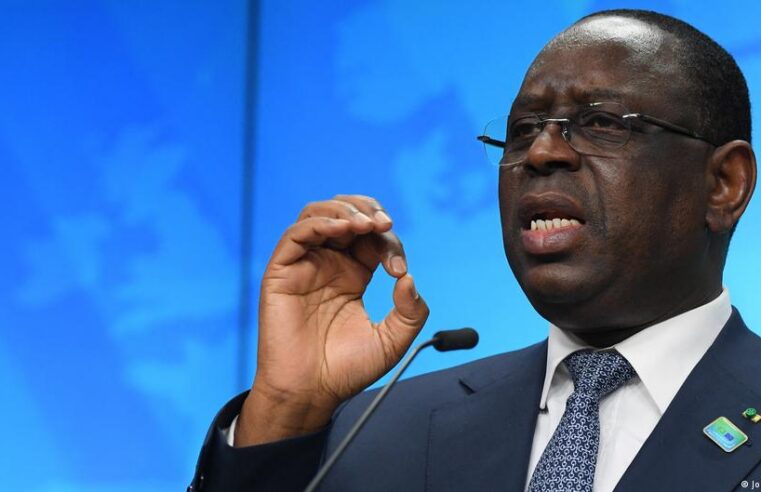 Contestation de la visite de macky sall au Sénégal