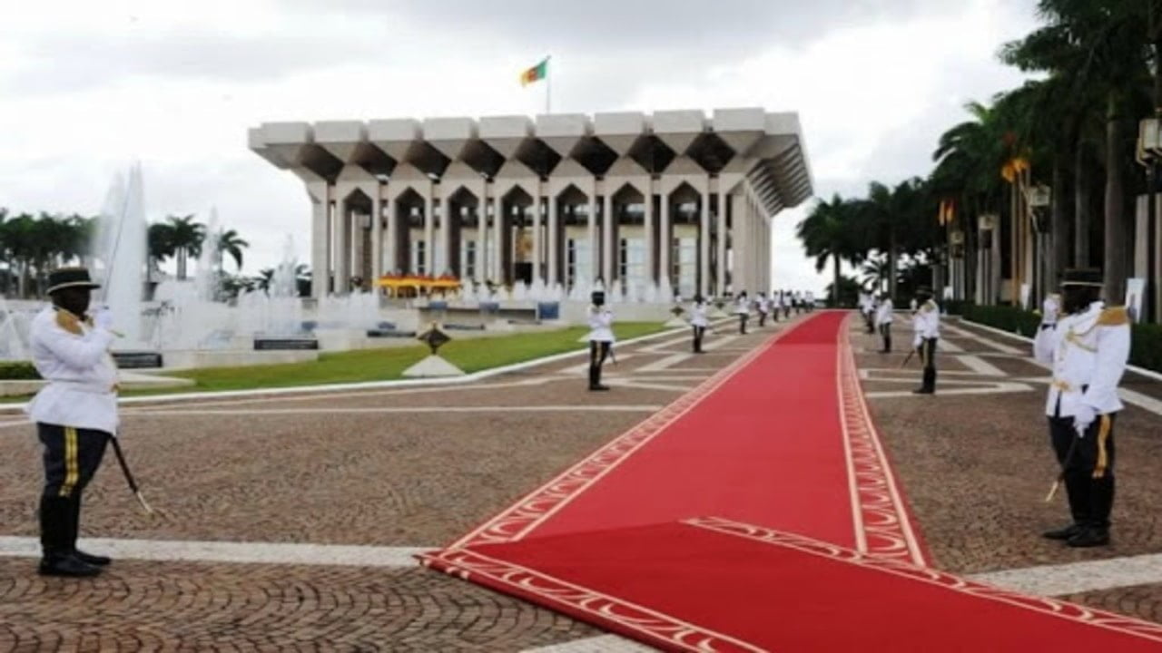 Absence prolongée du président camerounais : l’opposition réclame des clarifications institutionnelles