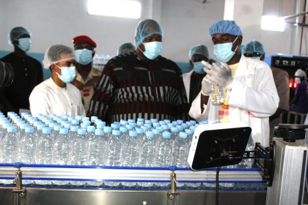 Immersion du ministre Abdoulaye Seydou dans les usines nigériennes