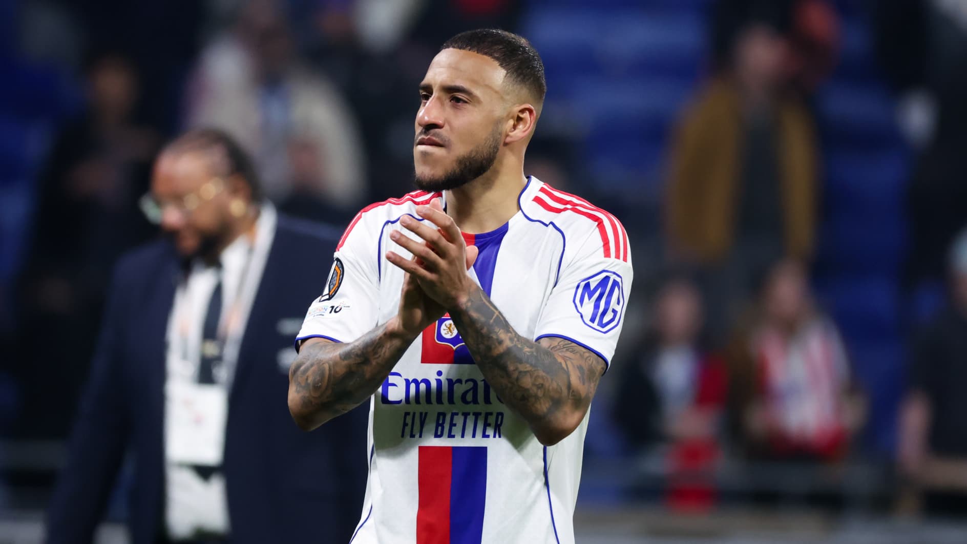 Lyon refuse le report du match contre toulouse malgré les barrages européens