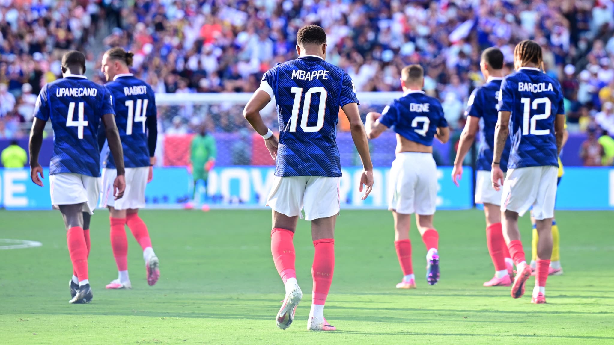 Coupe du monde 2026 : la presse internationale sous le choc après la démonstration des Bleus face à la Suède
