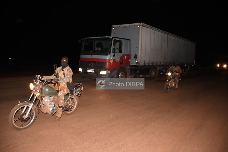 Mali : l&rsquo;armée sécurise le convoi de 940 camions entre Kayes et Bamako