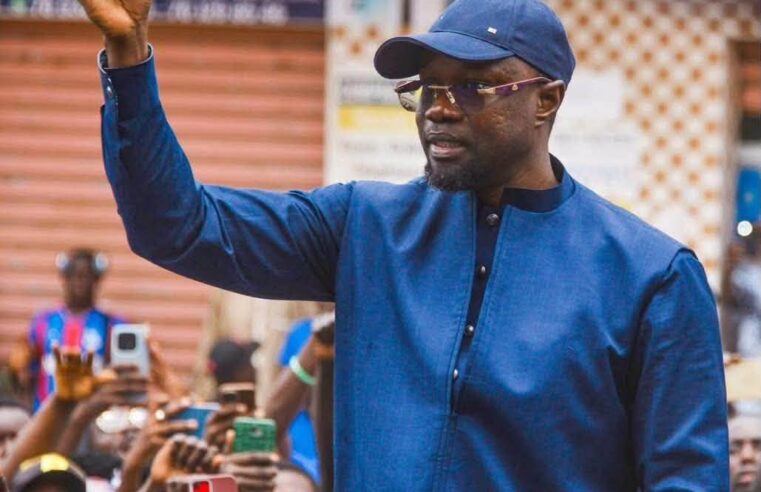 Ousmane Sonko en liesse populaire : son aura résiste aux tensions politiques