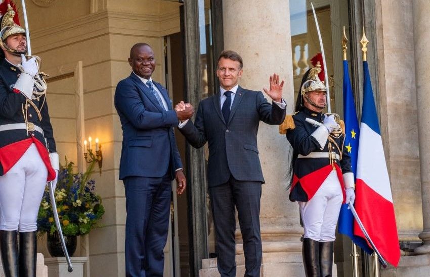 Rencontre entre les présidents Macron et Oligui Nguema à l’Élysée