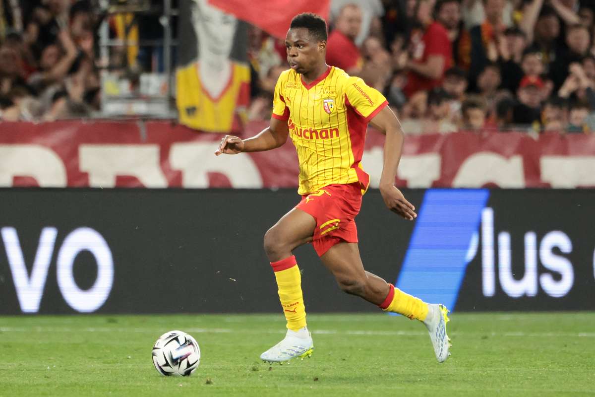 Mamadou Sangaré quitte Lens pour Brentford, un transfert historique pour le Malien