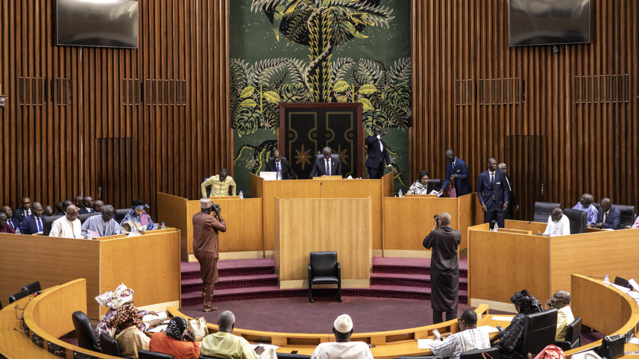 Crise politique au Sénégal : le report des élections locales en question