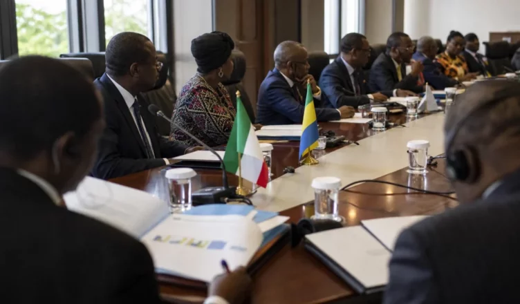 Gabon : une refonte des bourses d’études vers l’Europe pour booster la formation locale