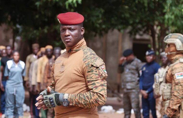Formation militaire des journalistes au Burkina Faso : une mesure controversée sous la junte