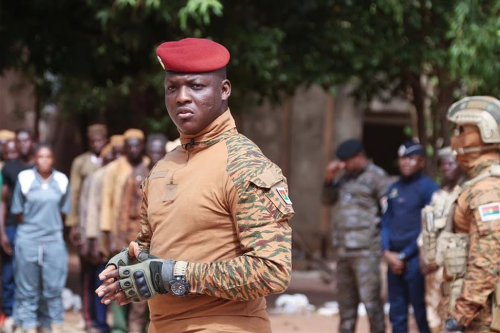 Formation militaire des journalistes au Burkina Faso : une mesure controversée sous la junte