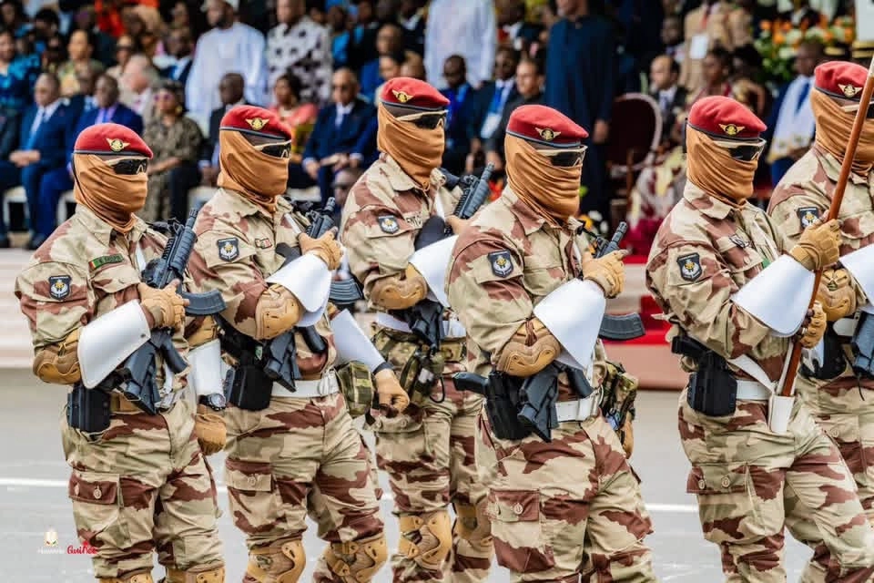 Défilé des forces spéciales de Guinée à Abidjan : une performance acclamée