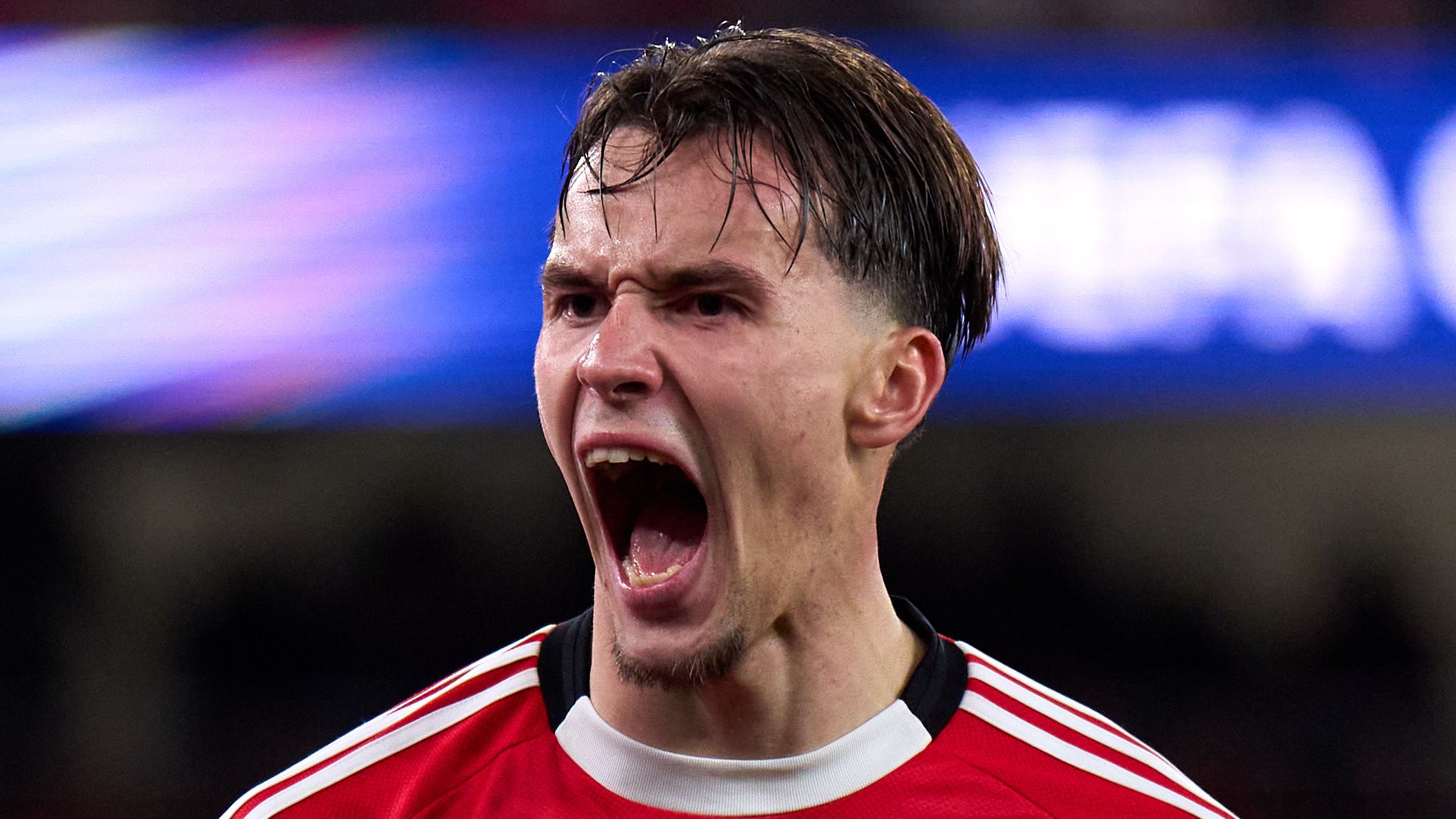 Newcastle accélère la signature de Dedic pour affronter Liverpool
