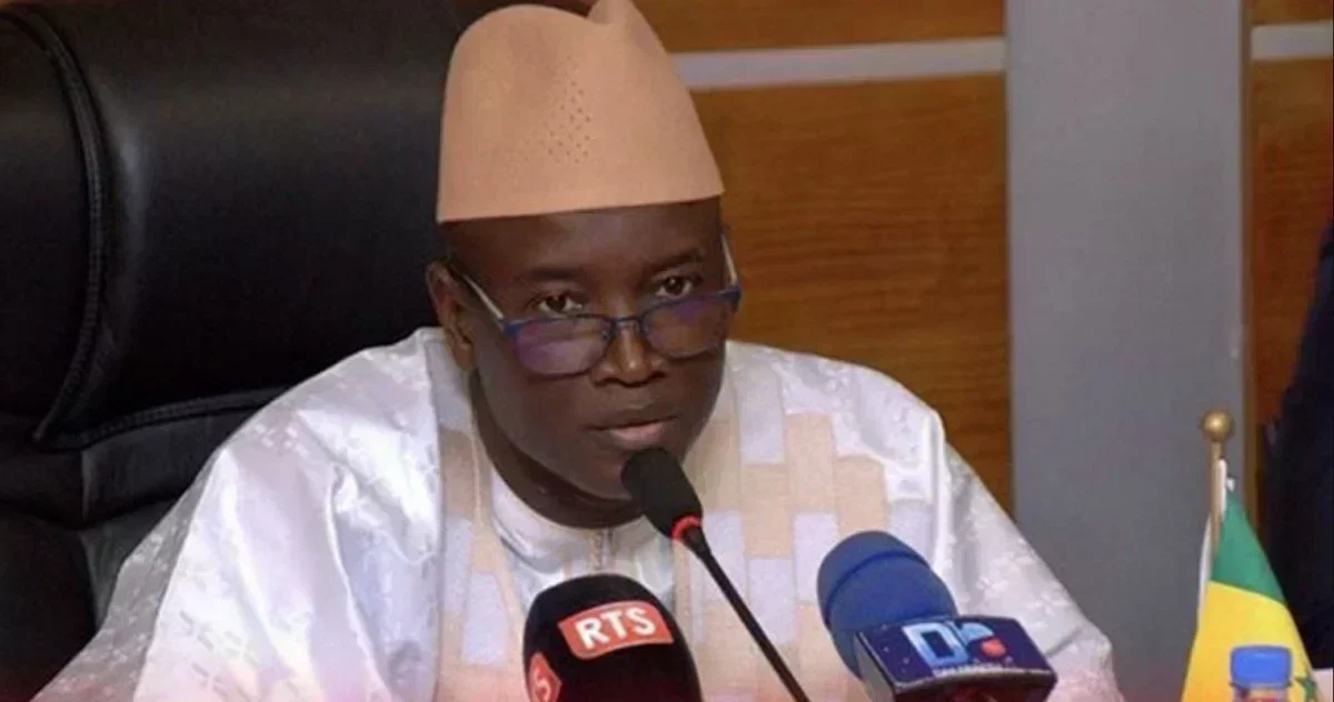 Aly Ngouille Ndiaye en pleine explication sur les fonds spéciaux