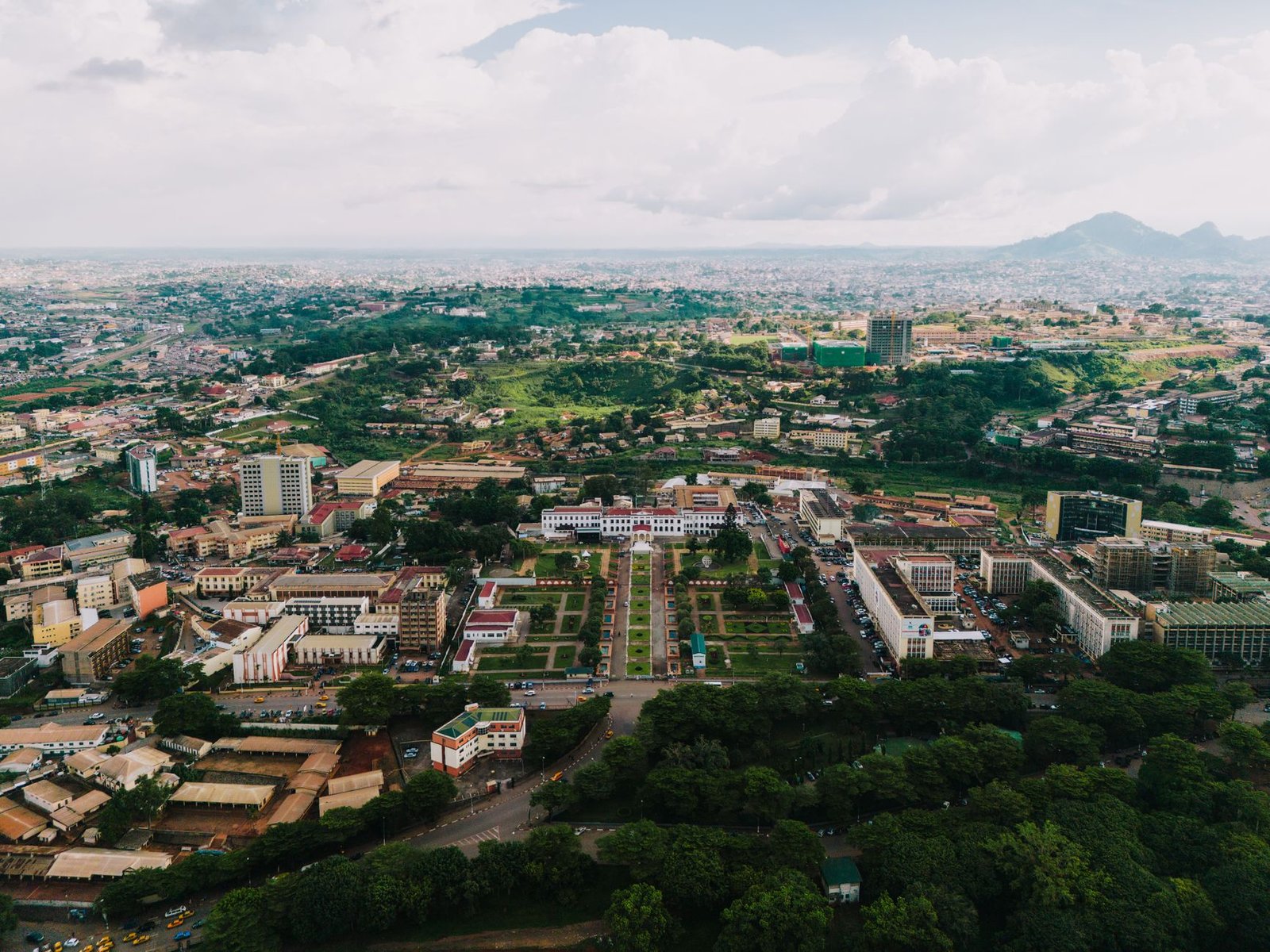 Cameroon face à son destin : la note S&P captive entre stabilité affichée et risque politique explosif