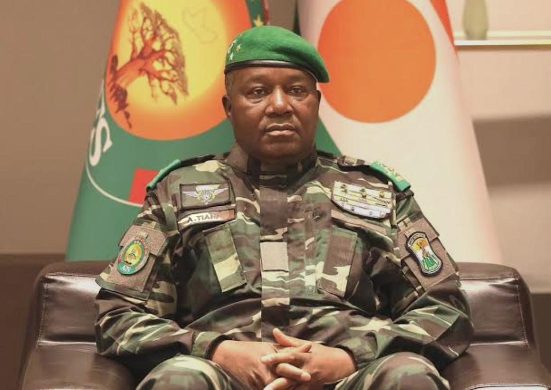 Niger : quatre ministres écartés par Tiani, symptôme d’un pouvoir en décomposition